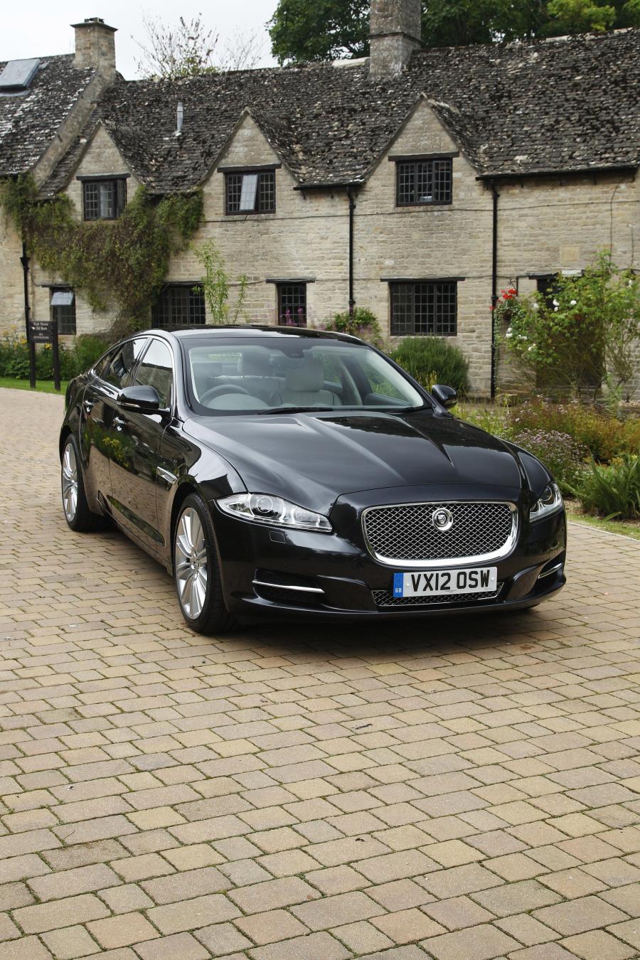  Jaguar XJ 2012 года  (UK) (фото 58 из 121)